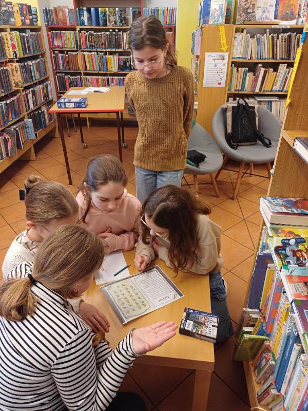 Březen - měsíc knihy; návštěva knihovny s programem Dětský svět detektivů