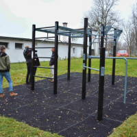 obrázek k Venkovní posilovna už slouží veřejnosti