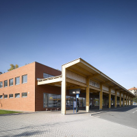 obrázek k výpravní budova s nástupištěm