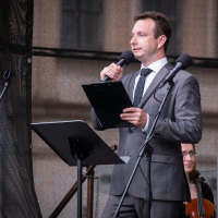 obrázek k Opera pod májovým nebem