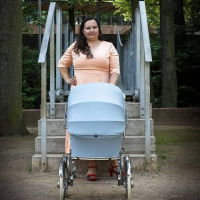 obrázek k Renáta Glänznerová - starožitné kočárky