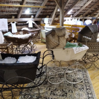 obrázek k Renáta Glänznerová - starožitné kočárky