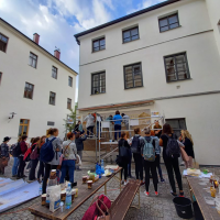 obrázek k V sousedství, září 2020  – realizace