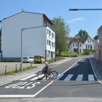 obrázek k Silnice na Zahájské má po roce prací nový povrch