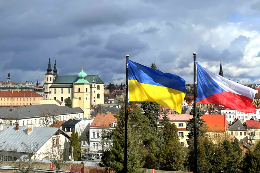 obrázek k Nad Litomyšlí vlaje ukrajinská vlajka