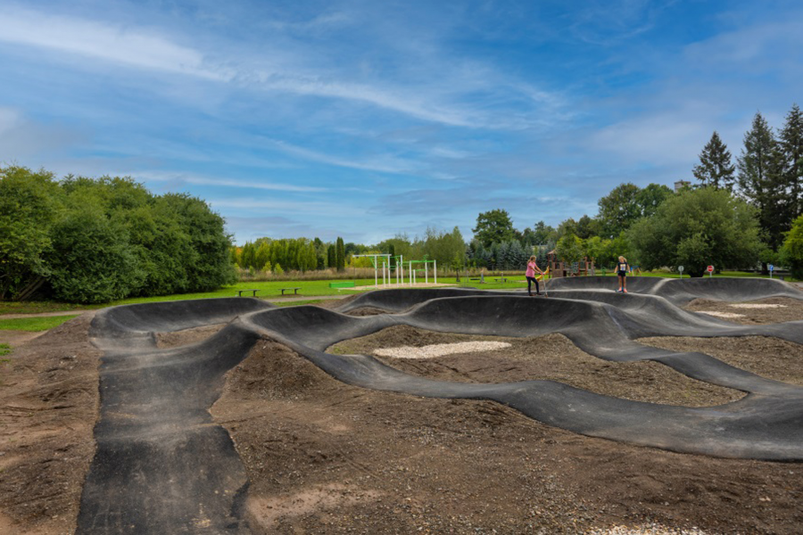 obrázek k Ve městě otevřeli novou pumptrackovou dráhu