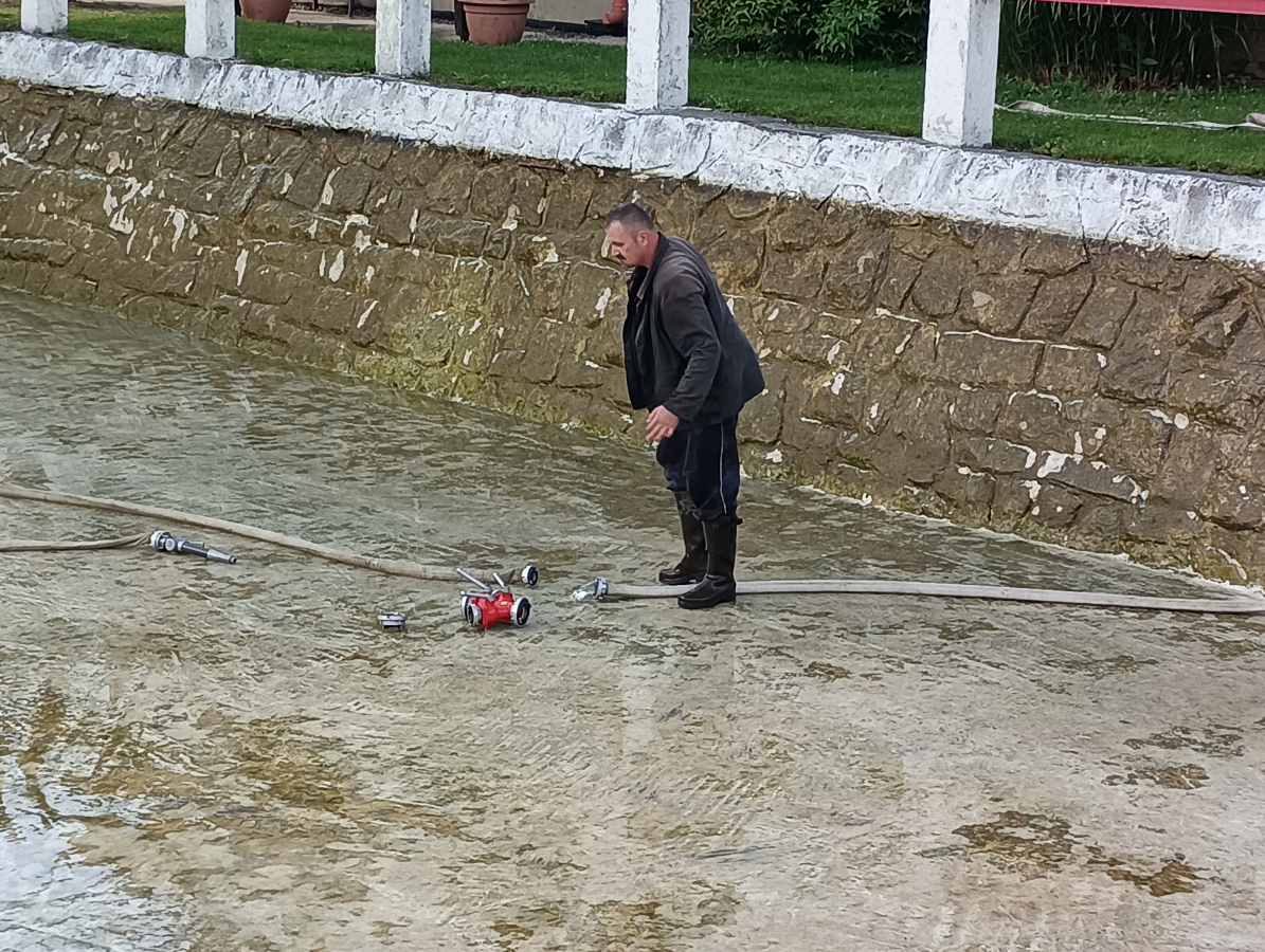 obrázek k Kornice Čištění požární nádrže