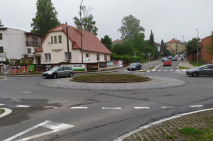 obrázek k aktualitě Kruhová křižovatka u nemocnice dostala nový kabát