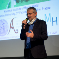 obrázek k Prof. MUDr. Cyril Höschl, ředitel Národního ústavu duševního zdraví
