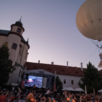 obrázek k heliový balón se sólistkou Barborou Polákovou v Klášterních zahradách